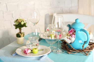 güzel tatil Paskalya Tablo ayarı açık renkli üzerinde mavi tonlarında 