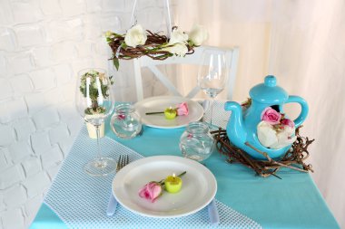 güzel tatil Paskalya Tablo ayarı açık renkli üzerinde mavi tonlarında 