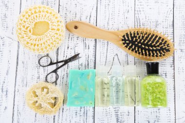 Hijyen ekipmanları, ahşap zemin üzerinde