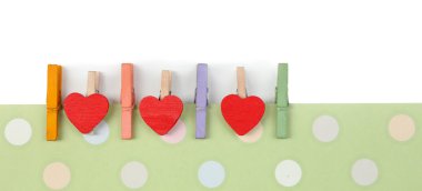 renkli ahşap pimleri ve kağıt ile arka plan