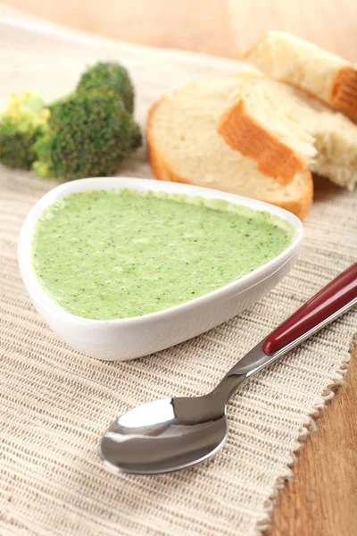 Tablo brokoli çorbası