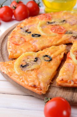 lezzetli pizza üzerinde tablo yakın çekim