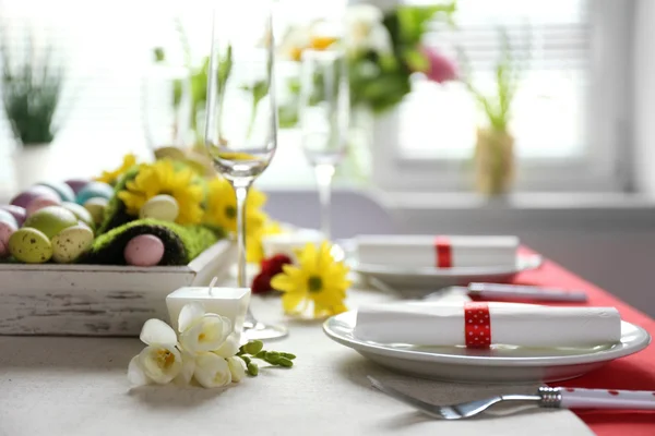 Bonito feriado configuração de mesa de Páscoa — Fotografia de Stock