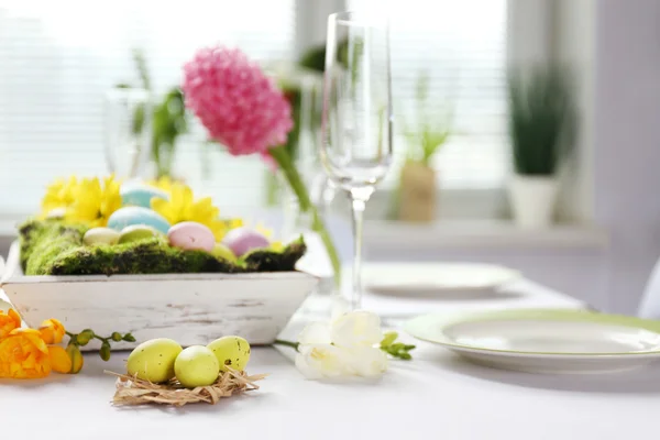 Hermosa fiesta Pascua mesa ajuste — Foto de Stock