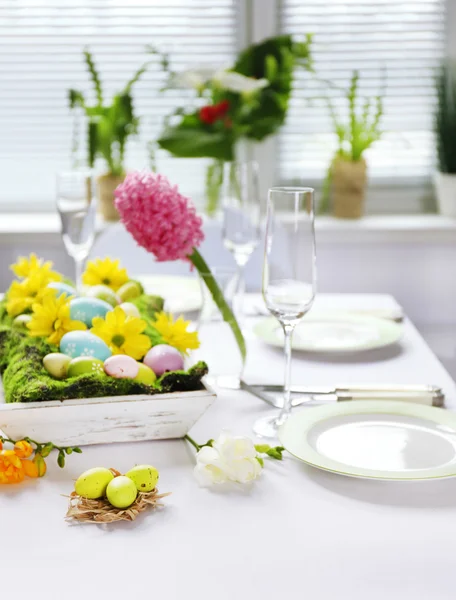 Beautiful holiday Easter table setting — Stock Photo, Image