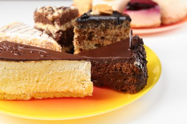 Dilim beyaz izole kek, ürün yelpazesine