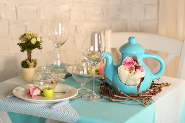 güzel tatil Paskalya Tablo ayarı açık renkli üzerinde mavi tonlarında 