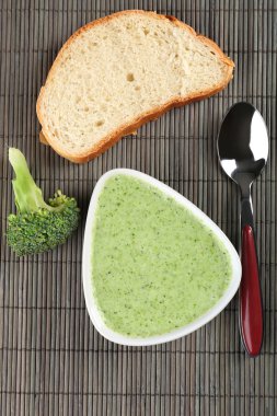 Tablo brokoli çorbası