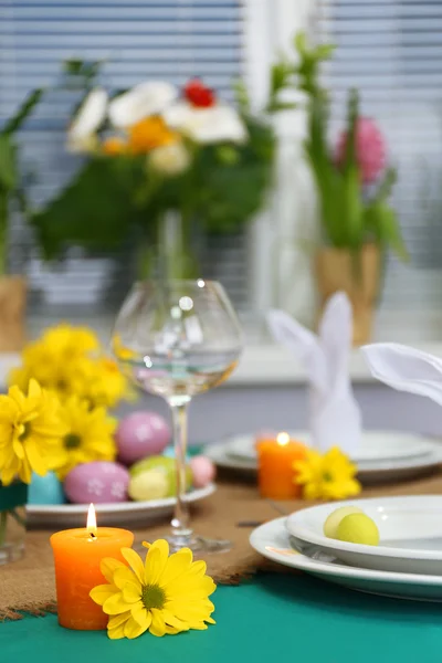 Bonito feriado configuração de mesa de Páscoa — Fotografia de Stock