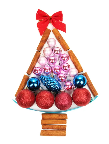 Kerstboom van Kerstmis speelgoed geïsoleerd op wit — Stockfoto