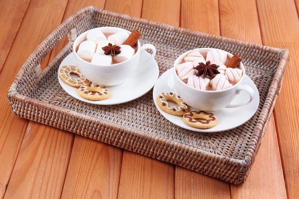 Cups of hot chocolate with marshmallows — Stock Photo, Image