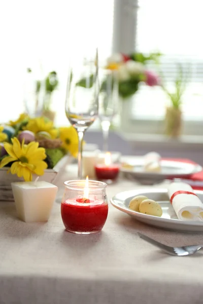 Bella vacanza Pasqua tavola apparecchiare — Foto Stock