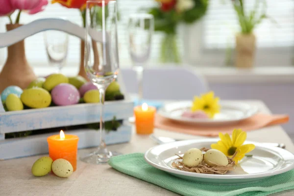 美しい休日イースター テーブルの設定 — ストック写真