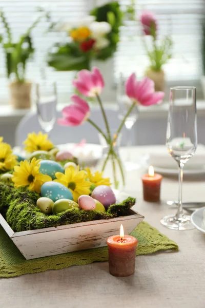 Beau décor de table de Pâques vacances — Photo
