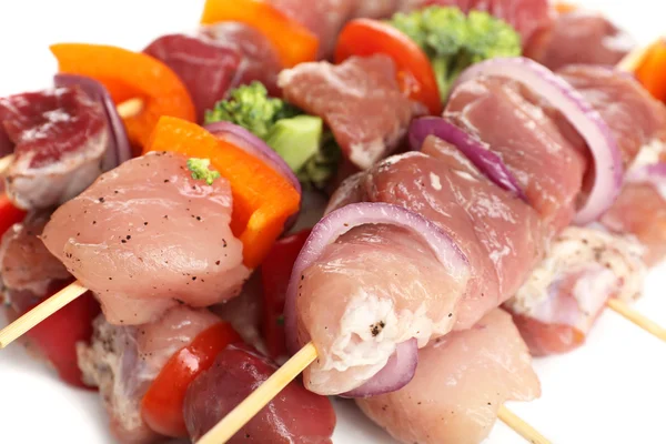 Kebab de cerdo crudo de cerca — Foto de Stock