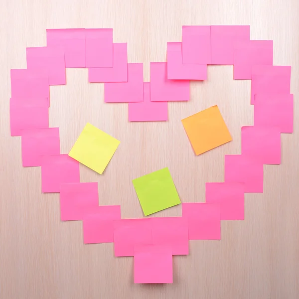 Heart made of adhesive note close-up — Stock Photo, Image