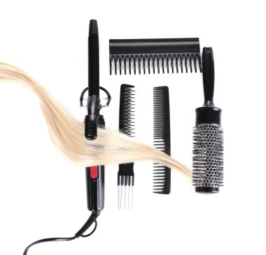 profesyonel kuaför araçları üzerinde beyaz izole