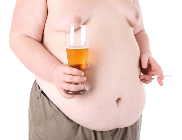 Tlustý muž, který držel sklenici piva, izolované na bílém — Stock fotografie
