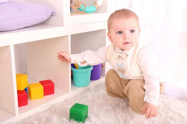 Schattig jongetje — Stockfoto