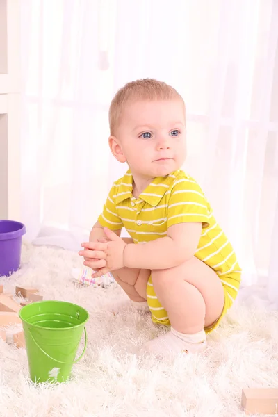 Lindo niño pequeño — Foto de Stock