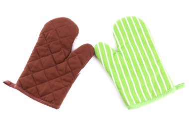 Fırın eldivenleri üzerine beyaz izole