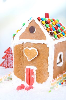 açık renkli gingerbread ev