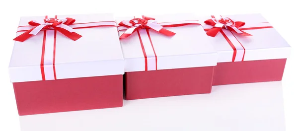 Belle scatole regalo isolate su bianco — Foto Stock