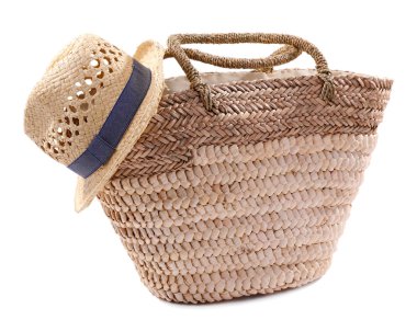 hasır çanta şapka, üzerinde beyaz izole