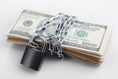 dolar döviz kilit ve üzerinde beyaz izole zinciri