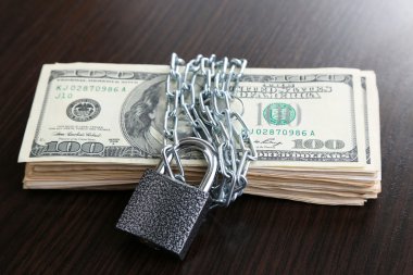 dolar döviz kilit ve zincir ahşap tablo