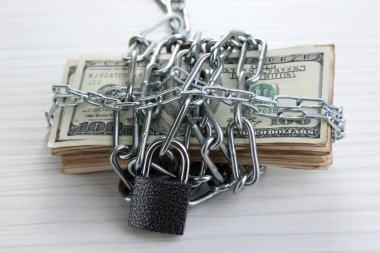 dolar döviz kilit ve zincir ahşap tablo