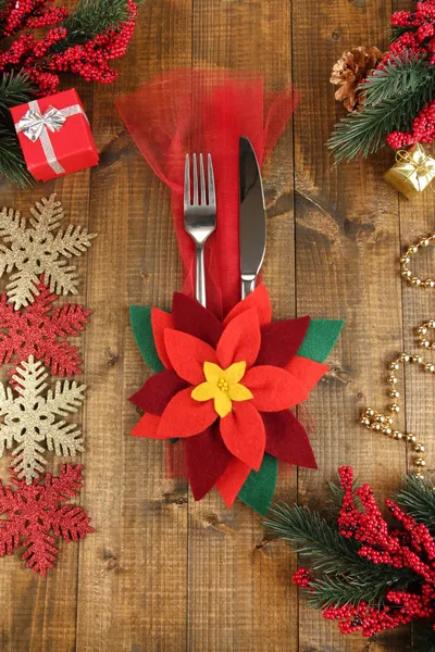 Christmas table setting with festive decorations close up — Stock Photo, Image