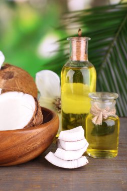 Hindistan cevizi ve Hindistan cevizi yağı doğa zemin üzerine ahşap tablo