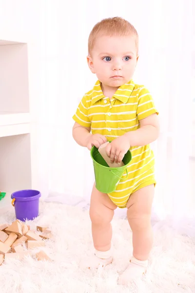 Lindo niño pequeño —  Fotos de Stock