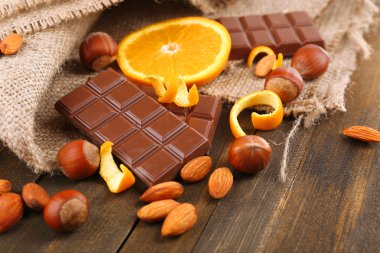 çikolata, portakal ve ceviz ahşap tablo