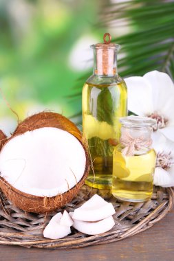 Hindistan cevizi ve Hindistan cevizi yağı doğa zemin üzerine ahşap tablo