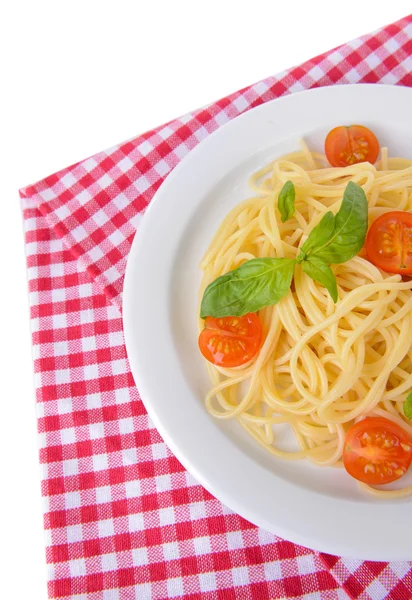 クローズ アップ テーブルに皿にトマトのおいしいスパゲッティ — ストック写真