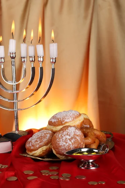 Festliche Komposition für Chanukka auf Tuch in Nahaufnahme — Stockfoto