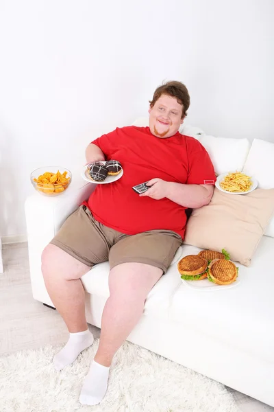 怠惰な太り過ぎの男性 — ストック写真