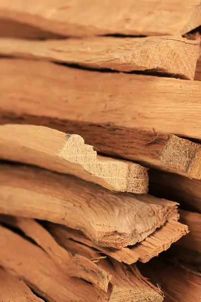 Brennholzstapel aus nächster Nähe — Stockfoto