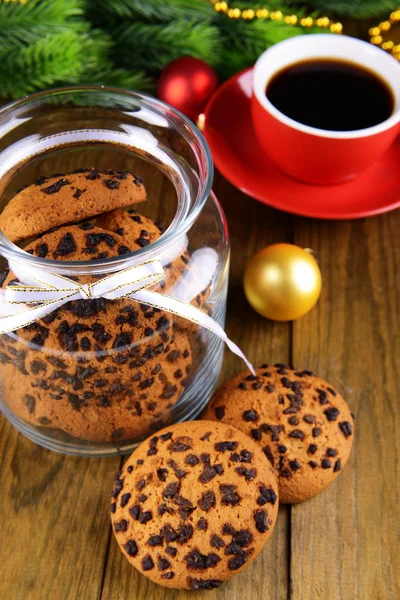 Lezzetli Noel kurabiye kavanozuna tablo yakın çekim üzerinde — Stok fotoğraf