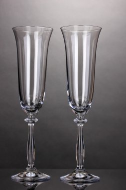 boş bardak şampanya gri adam için