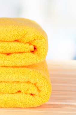 masada açık renkli sarı havlu