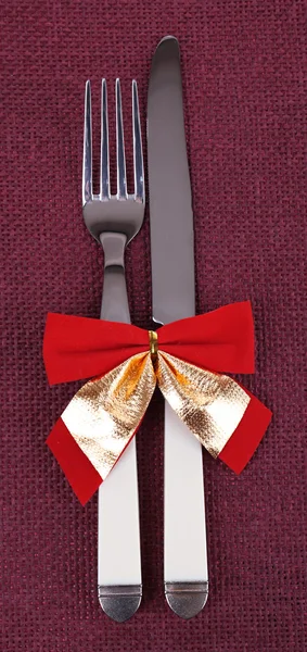 Conjunto de faca e garfo na mesa close-up — Fotografia de Stock