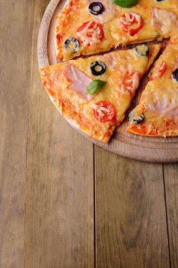 lezzetli pizza üzerinde tablo yakın çekim