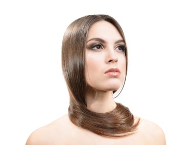 güzel bir genç kadın uzun saçlı beyaz izole