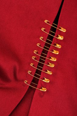 kumaş zemin üzerine emniyet pimleri