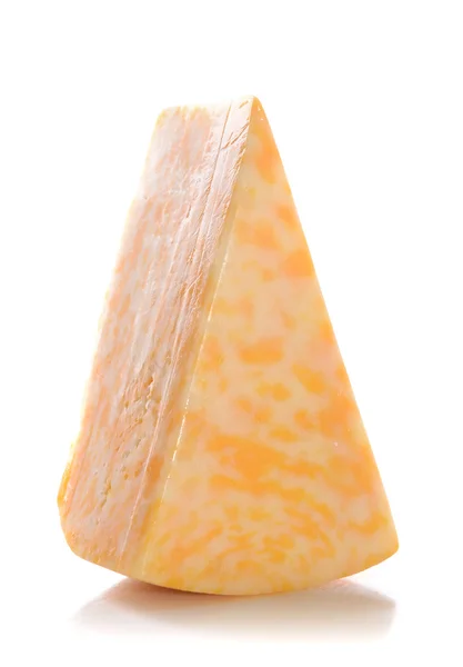 Schmackhafter italienischer Käse, isoliert auf weiß — Stockfoto