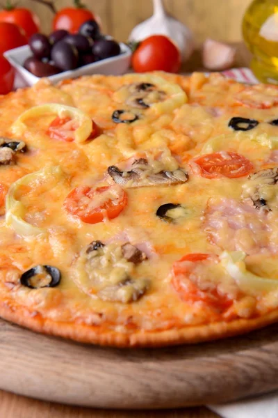 Tasty pizza on table close-up — Stock Photo, Image