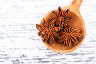 kaşığı anason ile